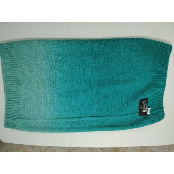 H&M Women's Angora & Wool Green Ombre Infinity Scarf. - Picture 10 of 11